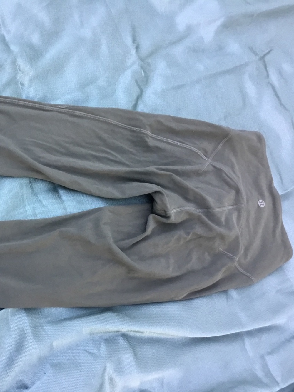 Lululemon size 2 for younger teens olive green leggings - Picture 5 of 9